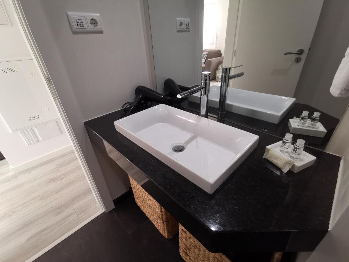 Charming Apartment In Funchal - Lazareto Luaran gambar